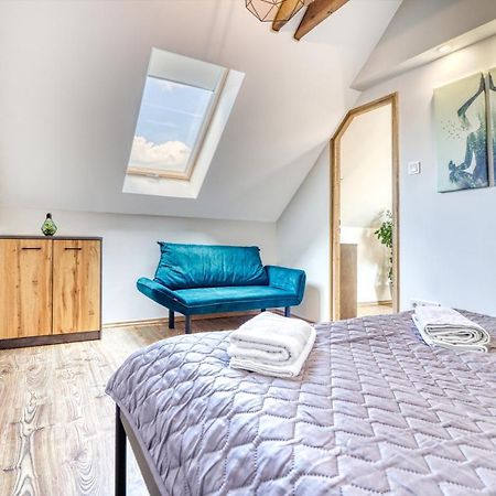 Zenloft Apartman Eger Exteriör bild