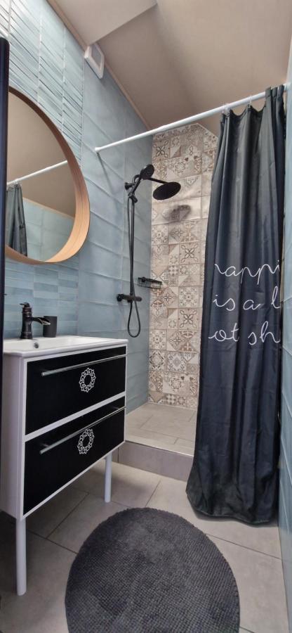Zenloft Apartman Eger Exteriör bild